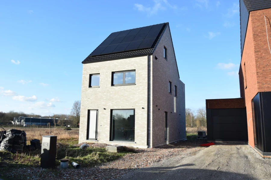 Voorkant nieuwbouwwoning