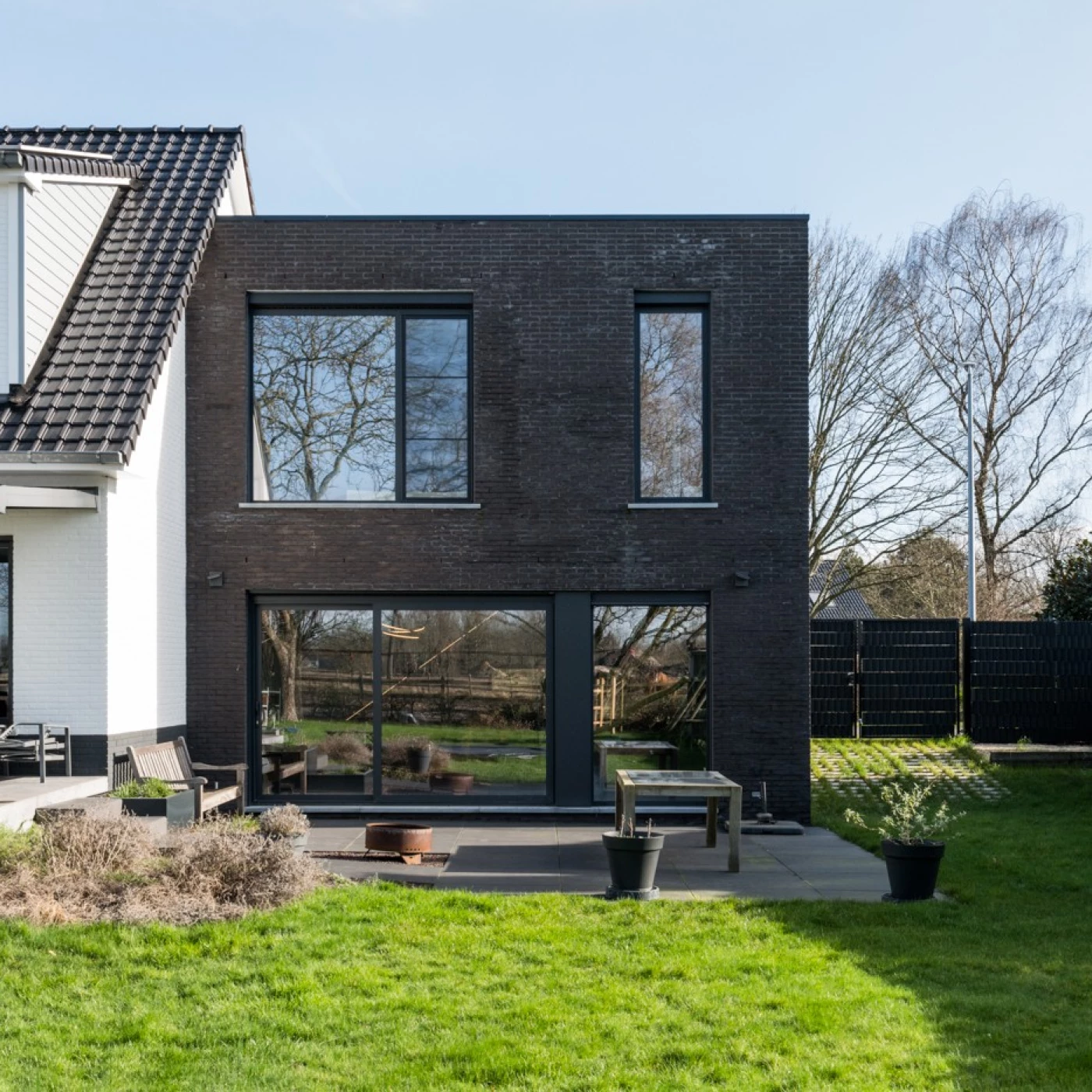 moderne-aanbouw-met-verdieping